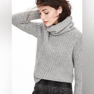 banana republic • Italian yarn turtle neck sweater gray